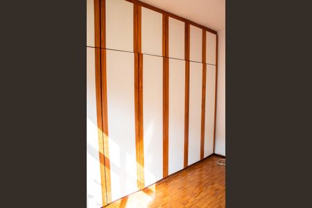 Apartamento à venda com 120m², 4 quartos e 2 vagas Apartamento à venda com 120m², 4 quartos e 2 vagasQuarto 2