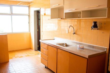 Apartamento à venda com 120m², 4 quartos e 2 vagas Apartamento à venda com 120m², 4 quartos e 2 vagasCozinha