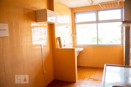 Apartamento à venda com 120m², 4 quartos e 2 vagas Apartamento à venda com 120m², 4 quartos e 2 vagasCozinha