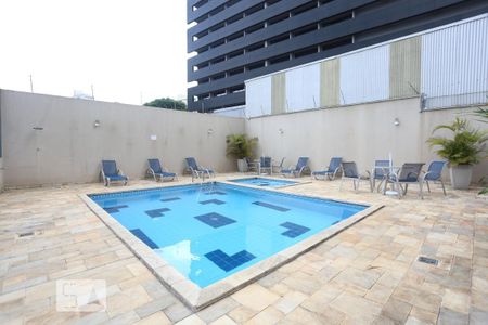Apartamento à venda com 101m², 3 quartos e 2 vagas Apartamento à venda com 101m², 3 quartos e 2 vagasÁrea comum - Piscina