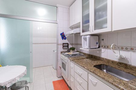 Apartamento à venda com 101m², 3 quartos e 2 vagas Apartamento à venda com 101m², 3 quartos e 2 vagasCozinha