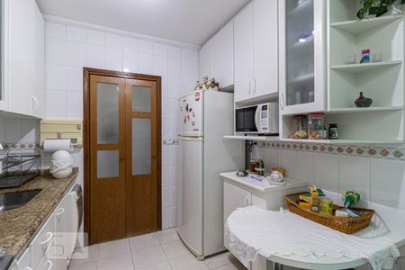 Apartamento à venda com 101m², 3 quartos e 2 vagas Apartamento à venda com 101m², 3 quartos e 2 vagasCozinha