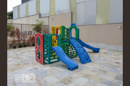 Apartamento à venda com 101m², 3 quartos e 2 vagas Apartamento à venda com 101m², 3 quartos e 2 vagasÁrea Comum - Playground