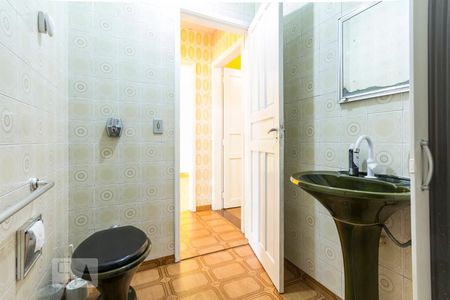 Casa para alugar com 450m², 4 quartos e 2 vagasBanheiro Social 1