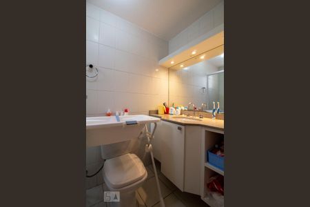 Apartamento para alugar com 137m², 3 quartos e 2 vagasBanheiro suíte 2