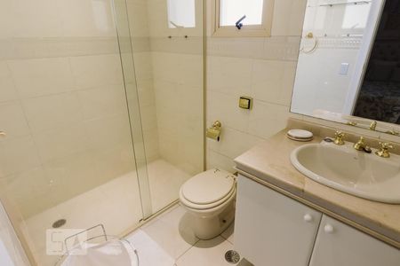 Apartamento à venda com 290m², 4 quartos e 4 vagasBanheiro da Suíte 2