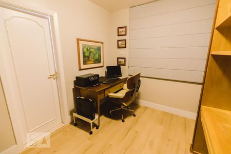 Apartamento à venda com 290m², 4 quartos e 4 vagasSuíte 4