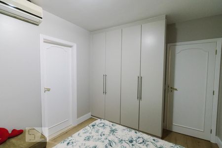 Apartamento à venda com 290m², 4 quartos e 4 vagasSuíte 2