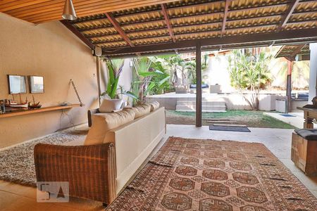 Casa para alugar com 420m², 4 quartos e 5 vagasVaranda