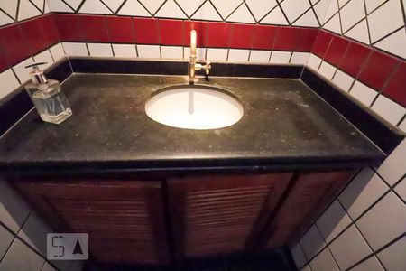 Casa para alugar com 420m², 4 quartos e 5 vagasLavabo