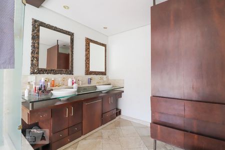 Casa para alugar com 420m², 4 quartos e 5 vagasBanheiro da suíte 2