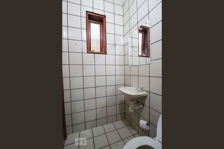 Casa para alugar com 420m², 4 quartos e 5 vagasBanheiro de serviço