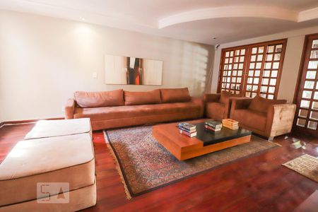 Sala de casa para alugar com 4 quartos, 420m² em Setor Sul, Goiânia