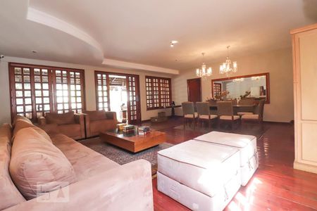 Sala de casa para alugar com 4 quartos, 420m² em Setor Sul, Goiânia