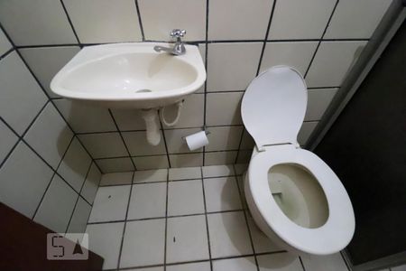 Casa para alugar com 420m², 4 quartos e 5 vagasBanheiro de serviço