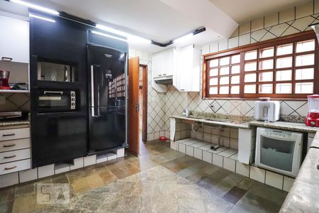 Casa para alugar com 420m², 4 quartos e 5 vagasCozinha