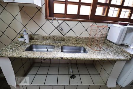 Casa para alugar com 420m², 4 quartos e 5 vagasPia