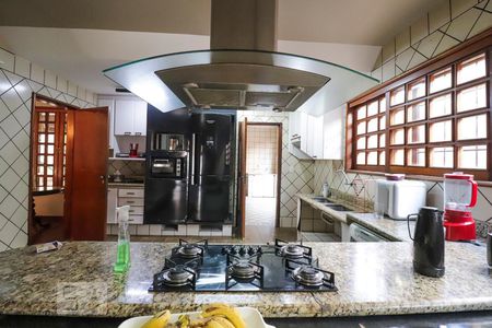 Casa para alugar com 420m², 4 quartos e 5 vagasCozinha