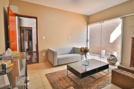 Sala 2 de casa para alugar com 4 quartos, 420m² em Setor Sul, Goiânia