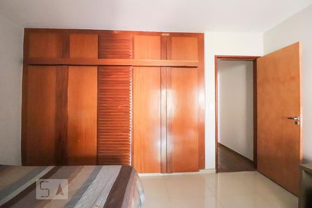 Casa para alugar com 420m², 4 quartos e 5 vagasQuarto 2