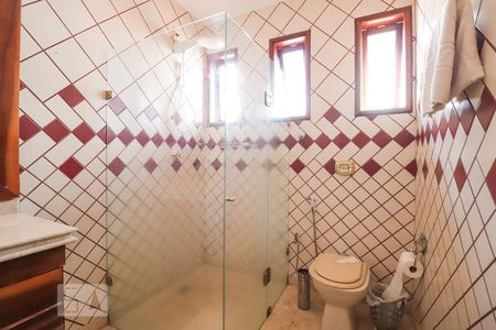 Casa para alugar com 420m², 4 quartos e 5 vagasBanheiro social