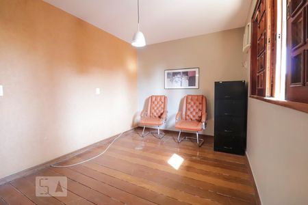 Casa para alugar com 420m², 4 quartos e 5 vagasEscritório