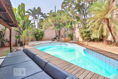 Casa para alugar com 420m², 4 quartos e 5 vagasPiscina