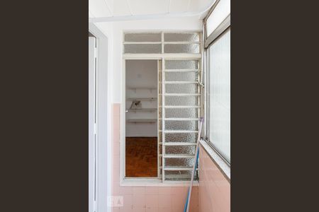 Apartamento à venda com 70m², 2 quartos e 1 vagaÁrea de Serviço