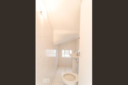 Lavabo de casa para alugar com 3 quartos, 135m² em Jardim Oriental, São Paulo
