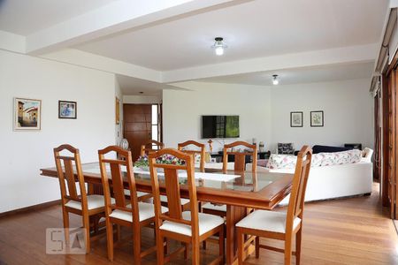 Sala de casa para alugar com 4 quartos, 450m² em Jardim Leonor, São Paulo