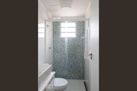 banheiro de apartamento para alugar com 2 quartos, 44m² em Vila Siqueira (zona Norte), São Paulo
