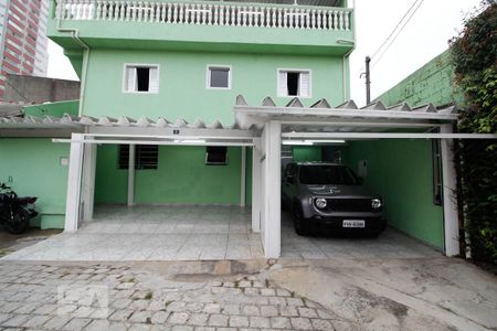Casa à venda com 179m², 2 quartos e 2 vagas Casa à venda com 179m², 2 quartos e 2 vagasGaragem