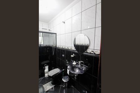 Casa à venda com 179m², 2 quartos e 2 vagas Casa à venda com 179m², 2 quartos e 2 vagasBanheiro de Baixo