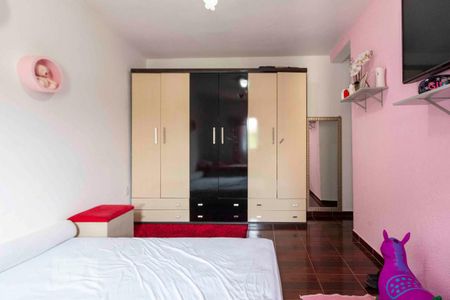 Casa à venda com 200m², 4 quartos e 2 vagas Casa à venda com 200m², 4 quartos e 2 vagasQuarto 1