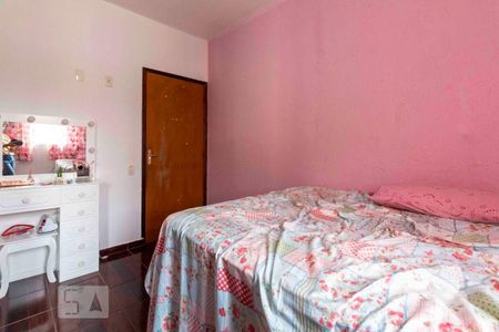 Casa à venda com 200m², 4 quartos e 2 vagas Casa à venda com 200m², 4 quartos e 2 vagasQuarto 2