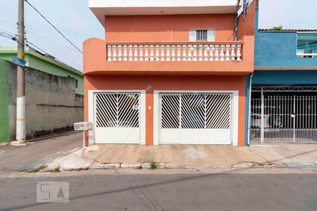 Casa à venda com 200m², 4 quartos e 2 vagas Casa à venda com 200m², 4 quartos e 2 vagasFachada