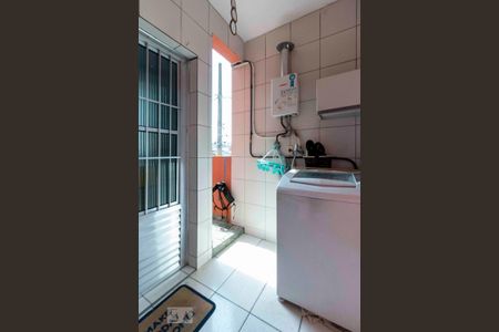 Casa à venda com 200m², 4 quartos e 2 vagas Casa à venda com 200m², 4 quartos e 2 vagasCasa 2