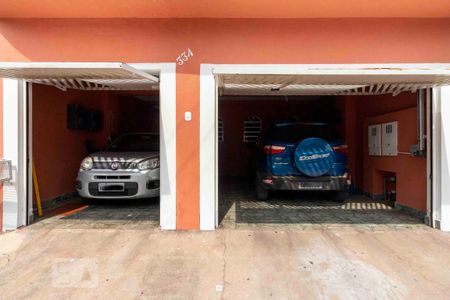 Casa à venda com 200m², 4 quartos e 2 vagas Casa à venda com 200m², 4 quartos e 2 vagasGaragem