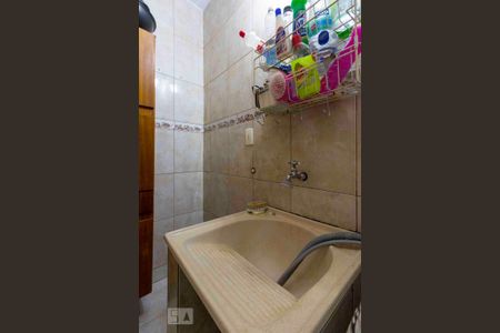 Casa à venda com 200m², 4 quartos e 2 vagas Casa à venda com 200m², 4 quartos e 2 vagasÁrea de Serviço