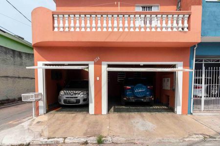 Casa à venda com 200m², 4 quartos e 2 vagas Casa à venda com 200m², 4 quartos e 2 vagasGaragem