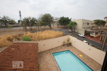 Apartamento para alugar com 38m², 1 quarto e 1 vagaVistas da janela da área de serviço