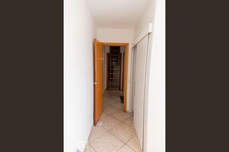 Casa para alugar com 108m², 2 quartos e 2 vagas Casa para alugar com 108m², 2 quartos e 2 vagasCorredor Quarto 1