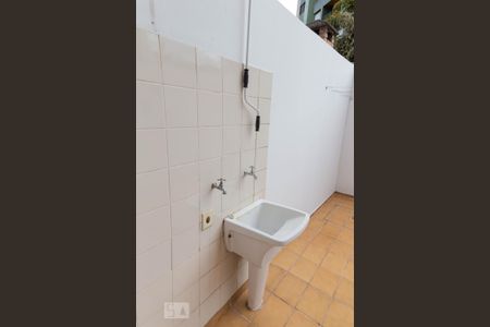 Casa para alugar com 108m², 2 quartos e 2 vagas Casa para alugar com 108m², 2 quartos e 2 vagasLavanderia