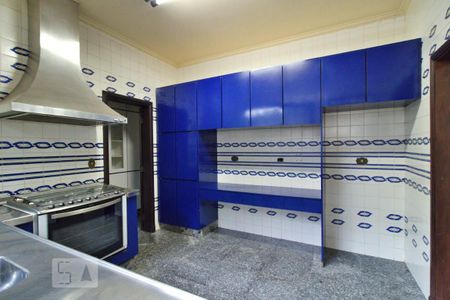 Casa à venda com 900m², 4 quartos e 6 vagasCozinha