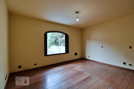 Casa à venda com 900m², 4 quartos e 6 vagasSuíte 3