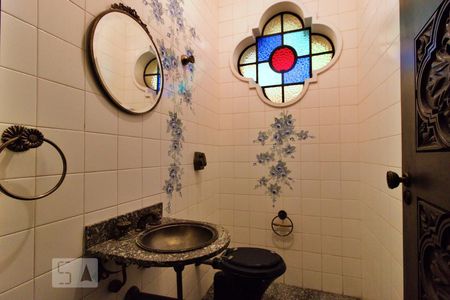 Casa à venda com 900m², 4 quartos e 6 vagasLavabo