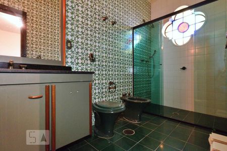 Casa à venda com 900m², 4 quartos e 6 vagasBanheiro da Suíte 4