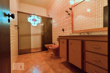 Casa à venda com 900m², 4 quartos e 6 vagasBanheiro da Suíte 3