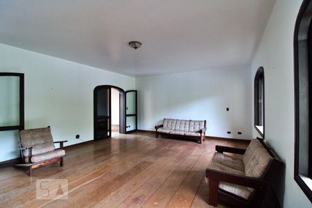 Casa à venda com 900m², 4 quartos e 6 vagasSalão de Festas