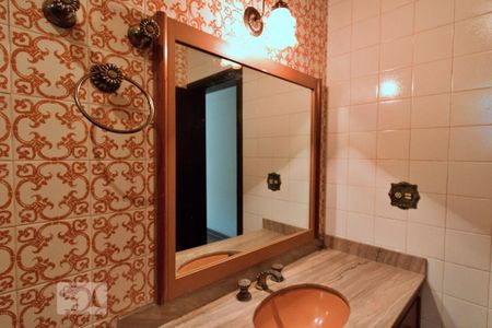 Casa à venda com 900m², 4 quartos e 6 vagasBanheiro da Suíte 3